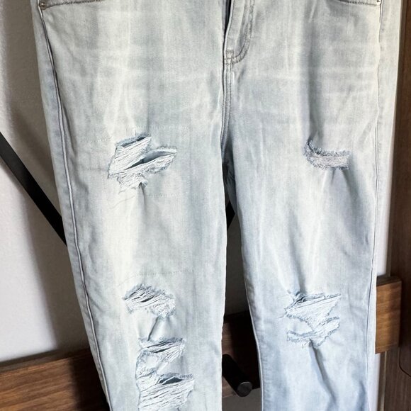 Torrid Super Soft Crop Jegging Capris Light Wash Distressed Denim sz(18) - Picture 4 of 8